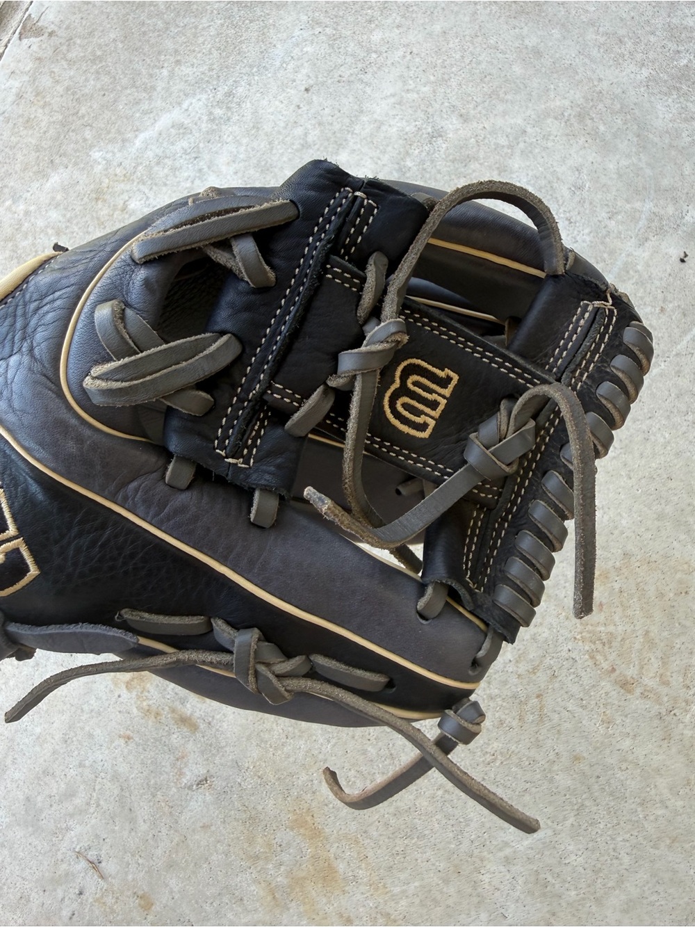 Wilson A1000 11.5" Baseball Glove - Picture 7 of 10